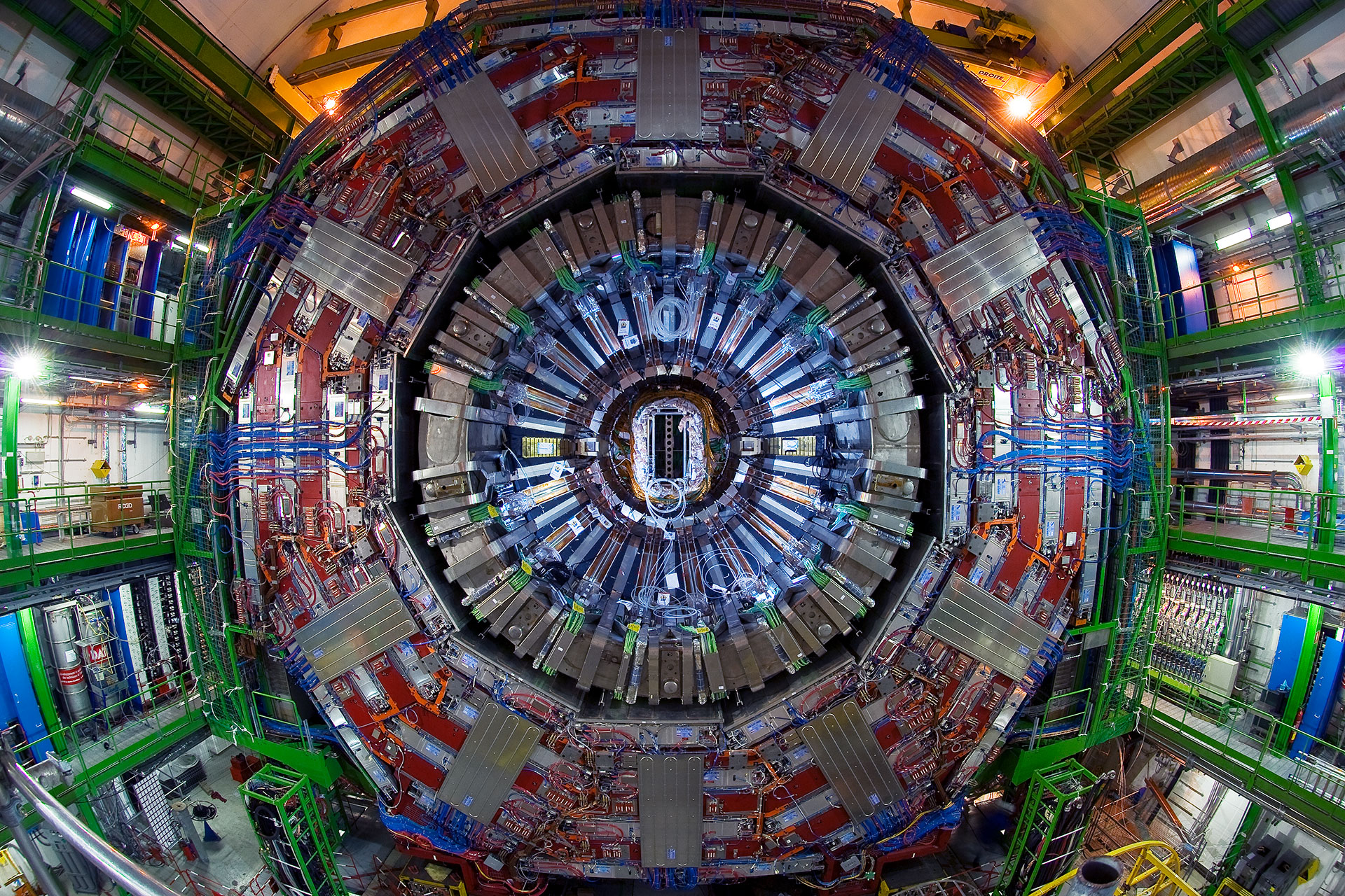<strong>1,300,000 MEGAWATT HOURS: LHC </strong>1,300,000 MWh energy consumption (1/2): How much energy can we afford to use in the hunt for new particles? After the Large Hadron Collider at CERN in Geneva, the physicist James Beacham would now also like to build an accelerator on the moon. Image: Maximilien Brice/Cern